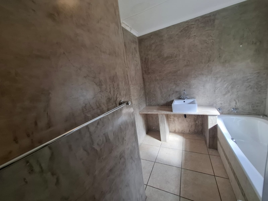 4 Bedroom Property for Sale in Gonubie Eastern Cape